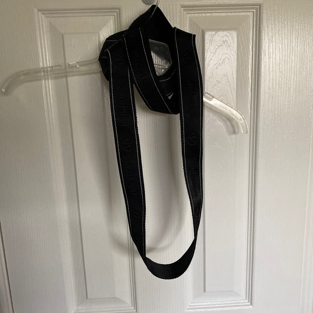 Lululemon yoga mat Velcro straps